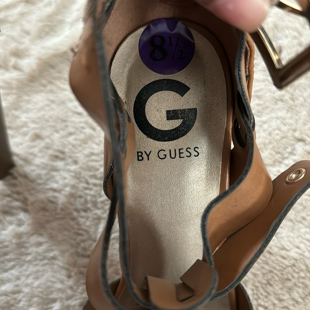 Tan heels by the brand Guess. Size 8 1/2. - Picture 5 of 5